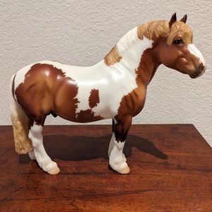 Breyer Honeybear 2022 Collector Club model